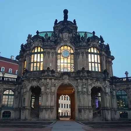Idyllische Am Pillnitzer Schlosspark *